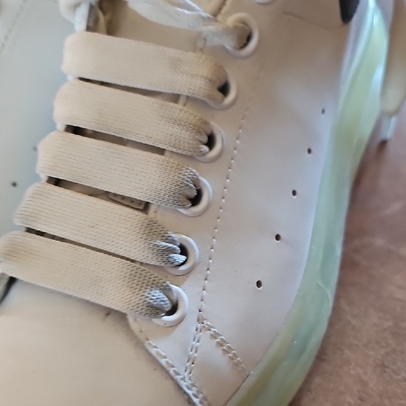 Alexander McQueen White Sneakers with Translucent Pale Green Platform - Picture 5 of 6